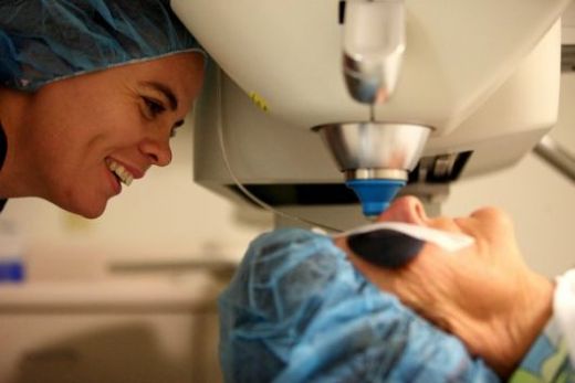 Katarakt Ameliyatından Sonra Yakını Görememe